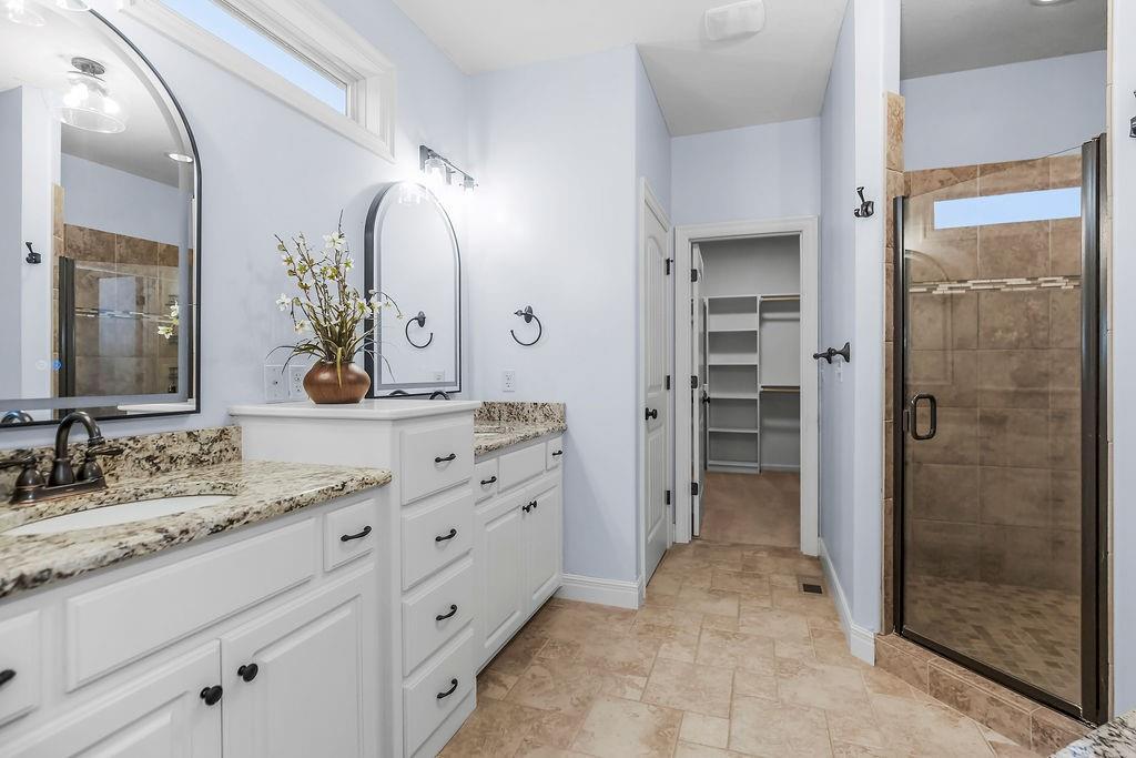 4552 Northeast Park Ridge Avenue Lee's Summit, MO 64064 - Photo 15 of 40