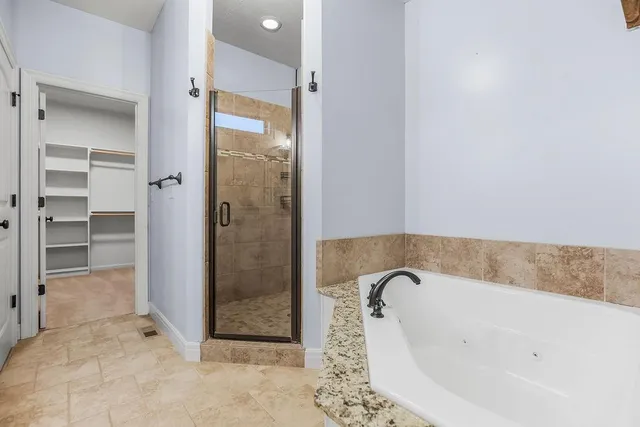 $600,000 | 4552 Northeast Park Ridge Avenue, Lee's Summit, MO 64064