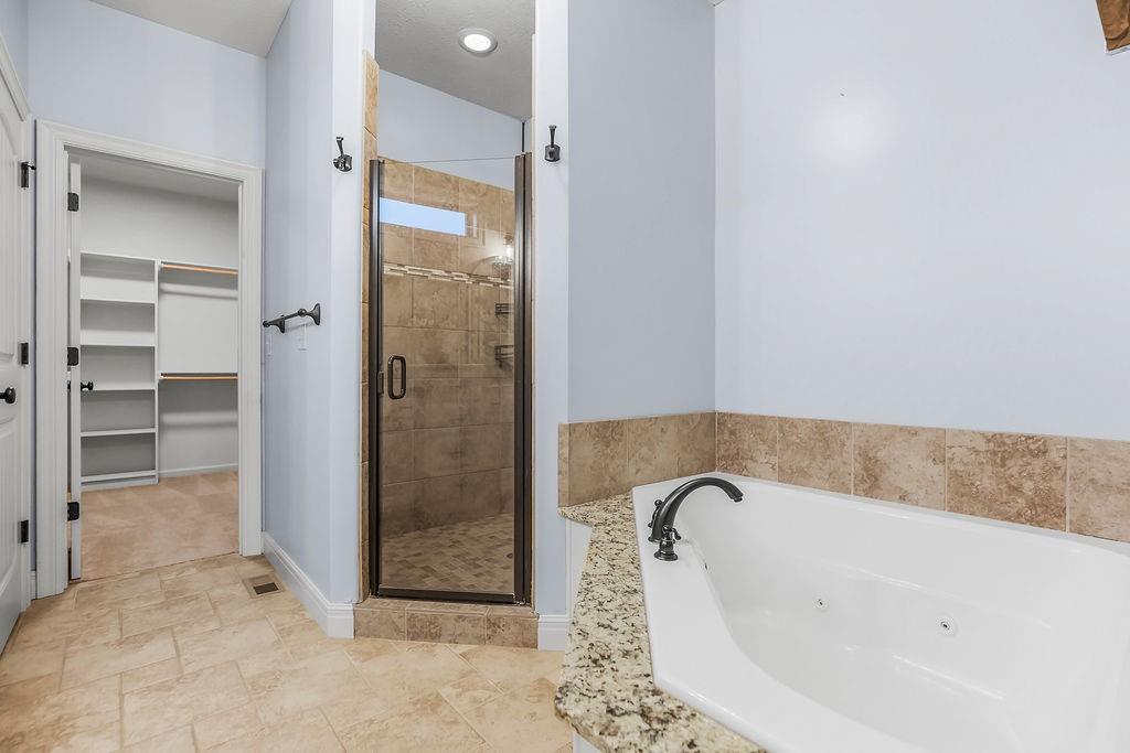 4552 Northeast Park Ridge Avenue Lee's Summit, MO 64064 - Photo 16 of 40