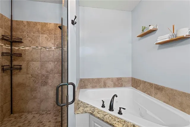 $625,000 | 4552 Northeast Park Ridge Avenue, Lee's Summit, MO 64064