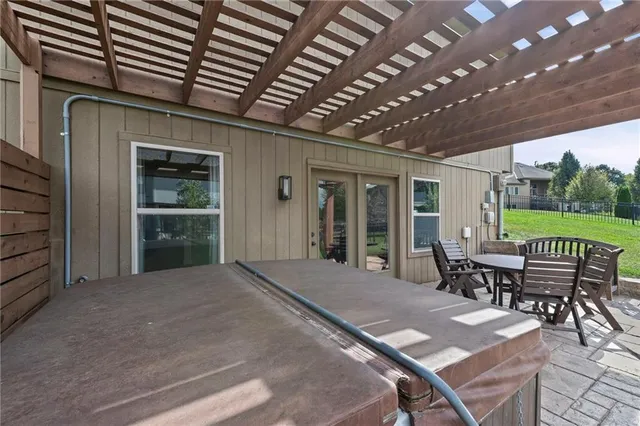 $625,000 | 4552 Northeast Park Ridge Avenue, Lee's Summit, MO 64064