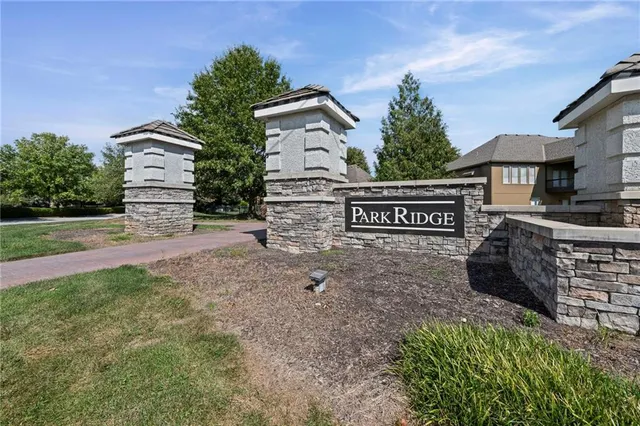 $625,000 | 4552 Northeast Park Ridge Avenue, Lee's Summit, MO 64064