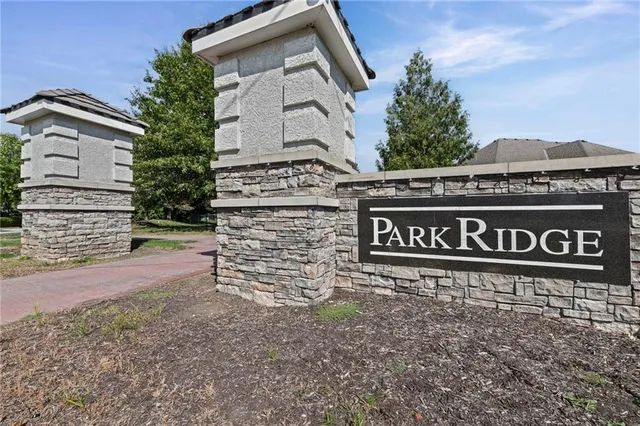 $625,000 | 4552 Northeast Park Ridge Avenue, Lee's Summit, MO 64064