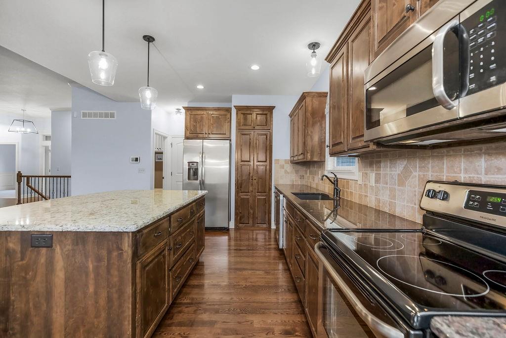 4552 Northeast Park Ridge Avenue Lee's Summit, MO 64064 - Photo 8 of 40