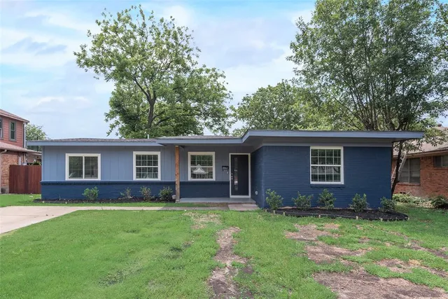 front view of house with a yard