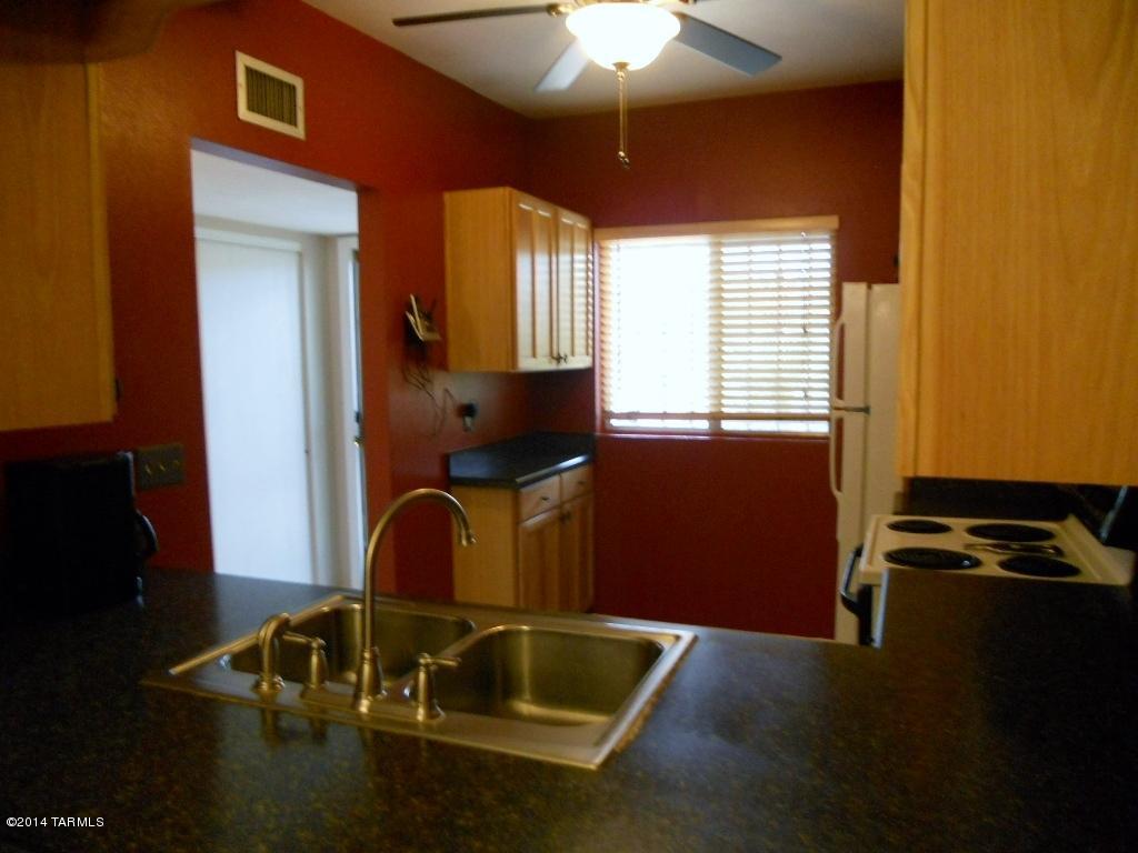 942 South Pantano Road Tucson, AZ 85710 - Photo 9 of 27 Gallery Image 9