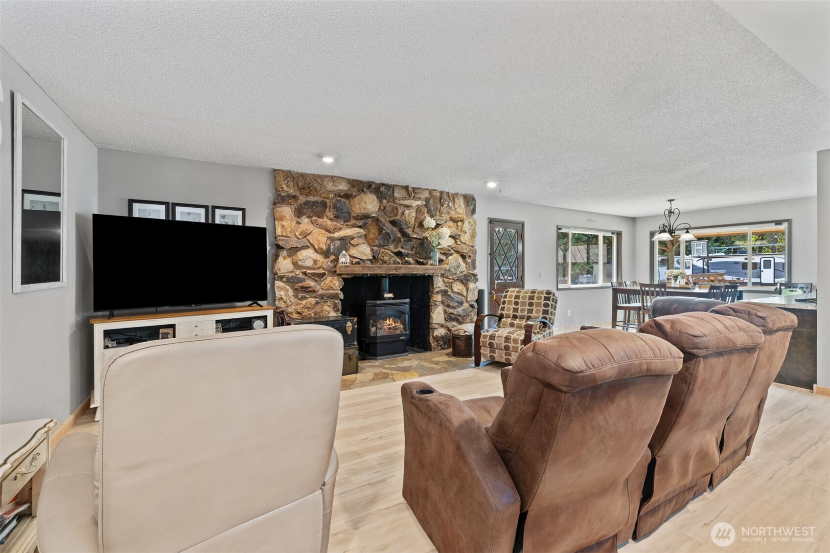 533 Hulse Road Port Angeles, WA 98362 - Photo 10 of 40 Gallery Image 10