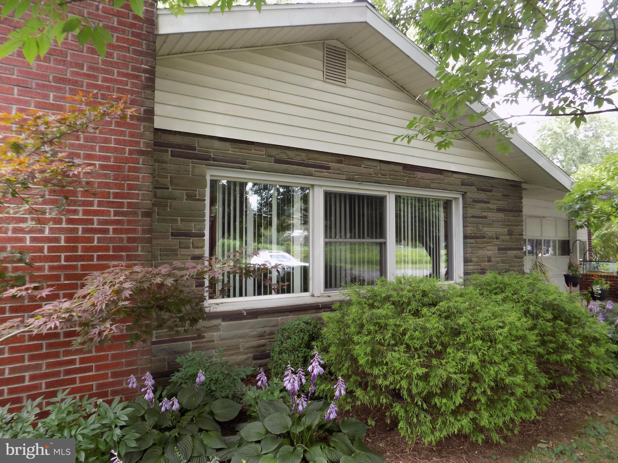 203 North Locust Street Lititz, PA 17543 - Photo 2 of 39 Gallery Image 2