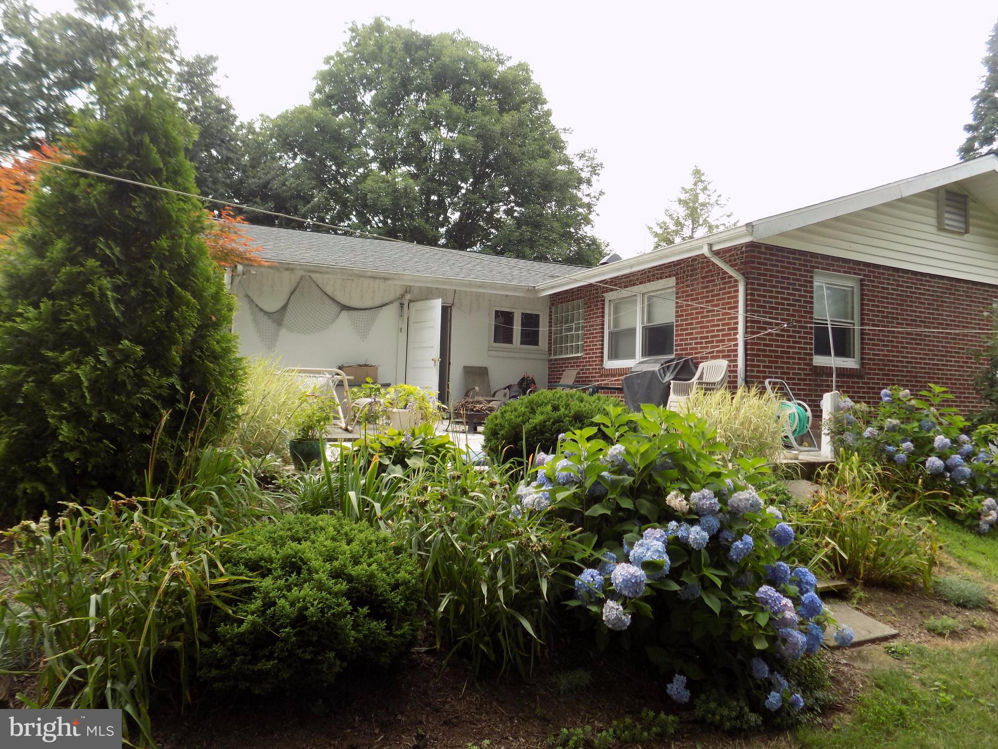 203 North Locust Street Lititz, PA 17543 - Photo 8 of 39 Gallery Image 8
