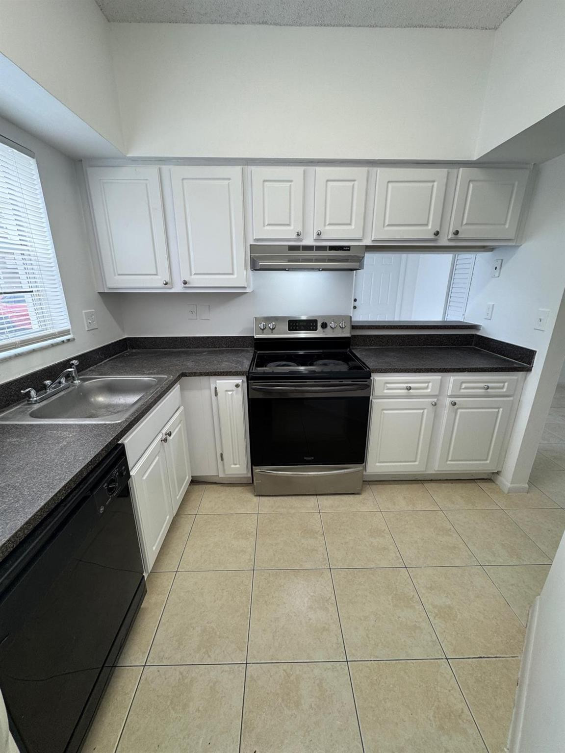 Undisclosed Address Hollywood, FL 33024 - Photo 6 of 14 Photo 6