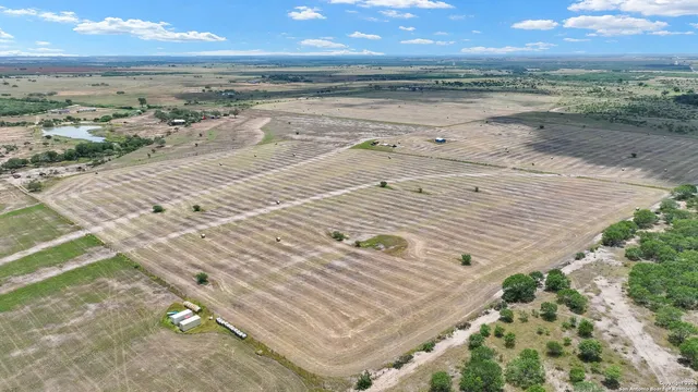 $286,130 | 259 County Road 135, Floresville, TX 78114