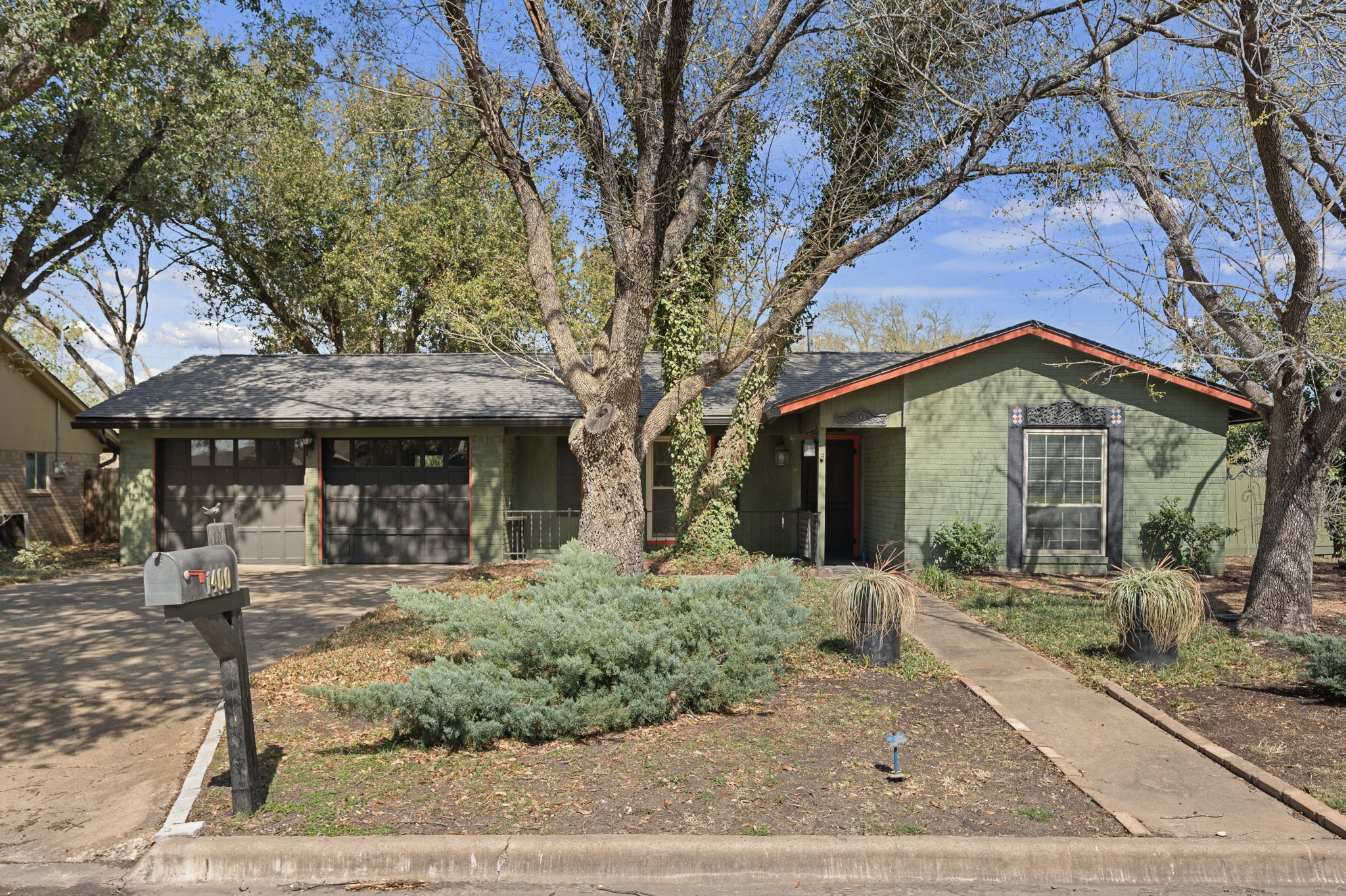 1400 Summit Circle Taylor, TX 76574 - Photo 2 of 39