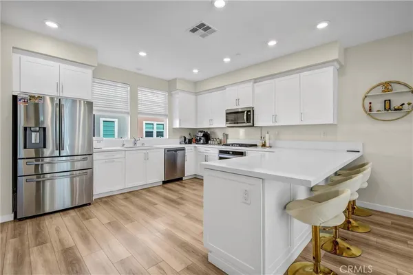 $4,550 | 27120 Vly Oak Place, Valencia, CA 91381