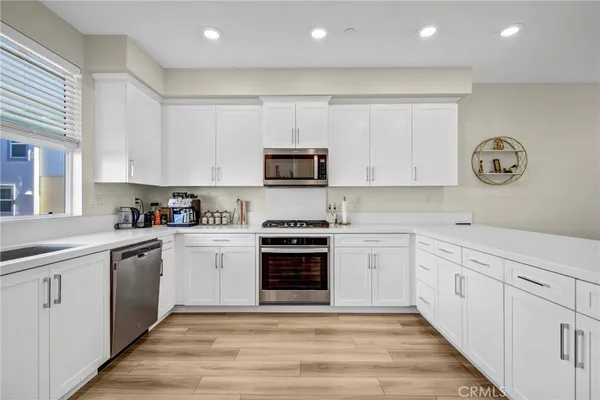 $4,550 | 27120 Vly Oak Place, Valencia, CA 91381