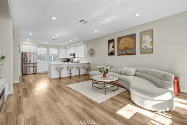 $4,550 | 27120 Vly Oak Place, Valencia, CA 91381