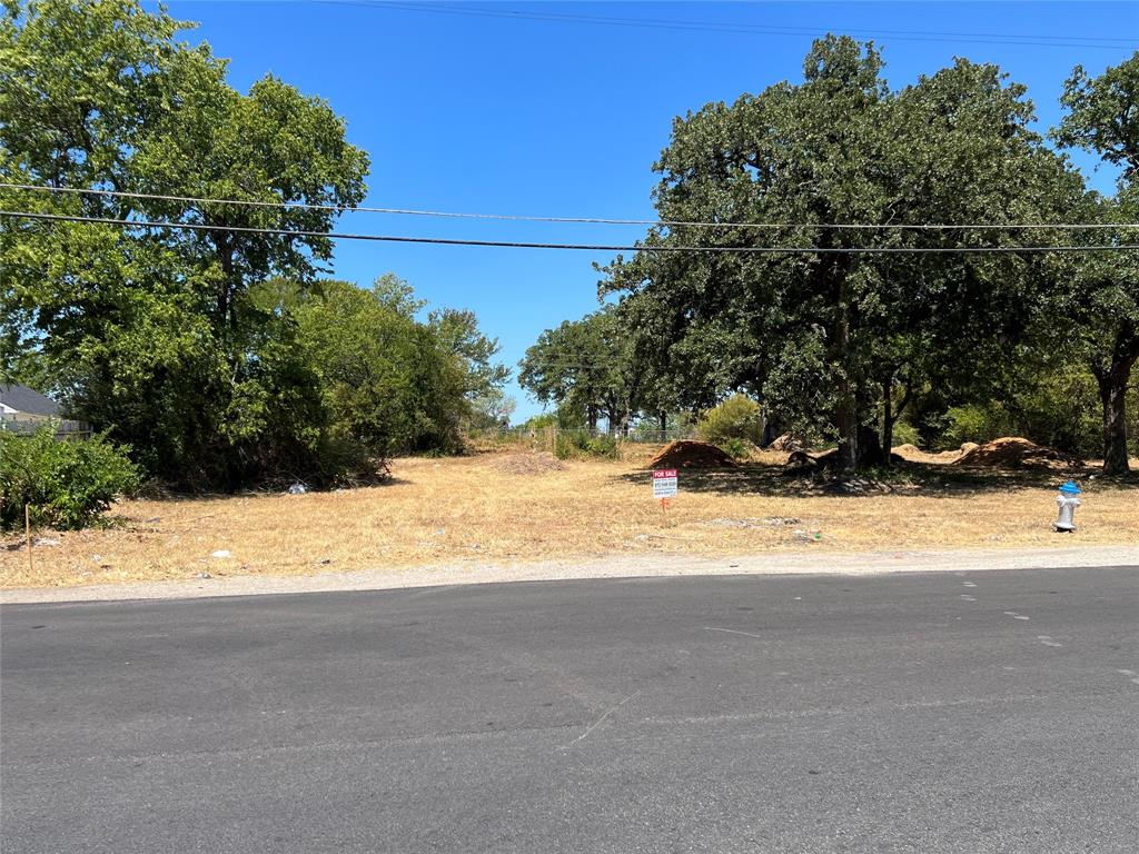 3503 East Overton Road Dallas, TX 75216 - Photo 1 of 4