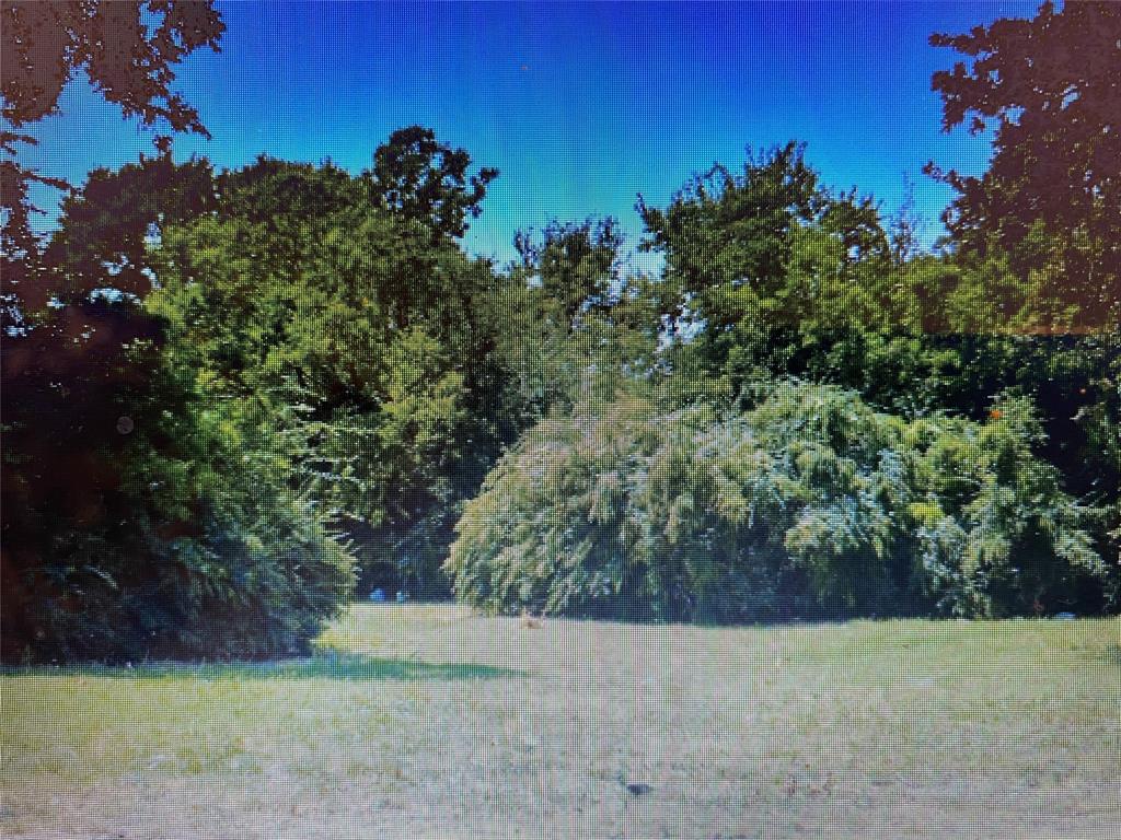 3503 East Overton Road Dallas, TX 75216 - Photo 2 of 4 a view of a field