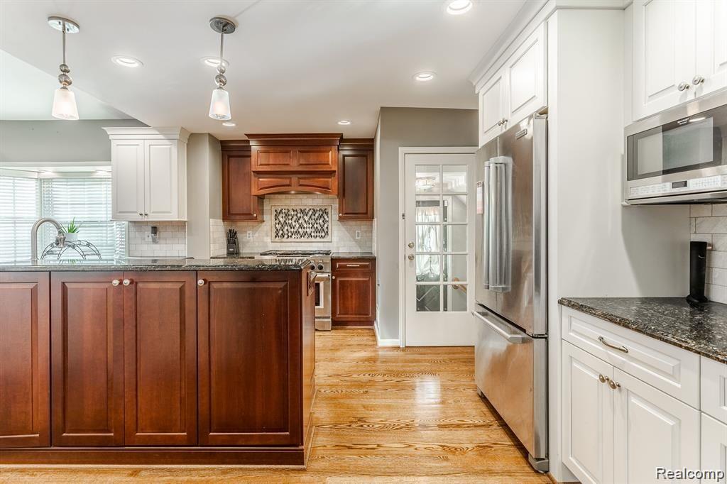 1263 Whittier Road Grosse Pointe Park, MI 48230 - Photo 10 of 39