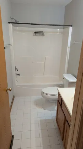 $2,495 | 28764 Pondview Drive, Unit 28764, Lakemoor, IL 60051