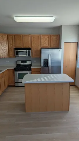 $2,495 | 28764 Pondview Drive, Unit 28764, Lakemoor, IL 60051