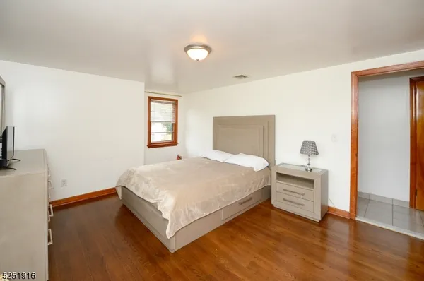 $2,350 | 4 Mary Street, Hawthorne, NJ 07506