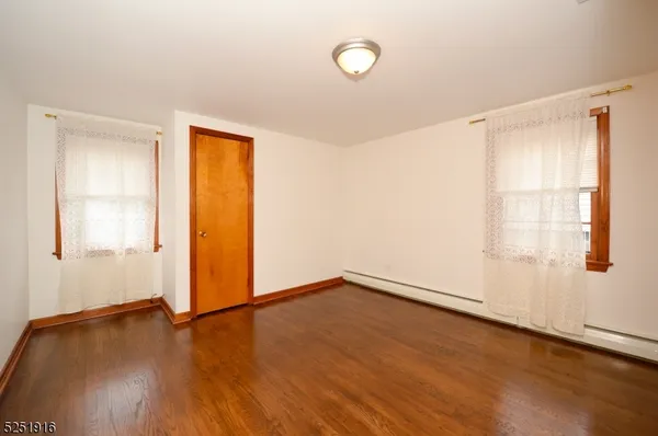 $2,350 | 4 Mary Street, Hawthorne, NJ 07506