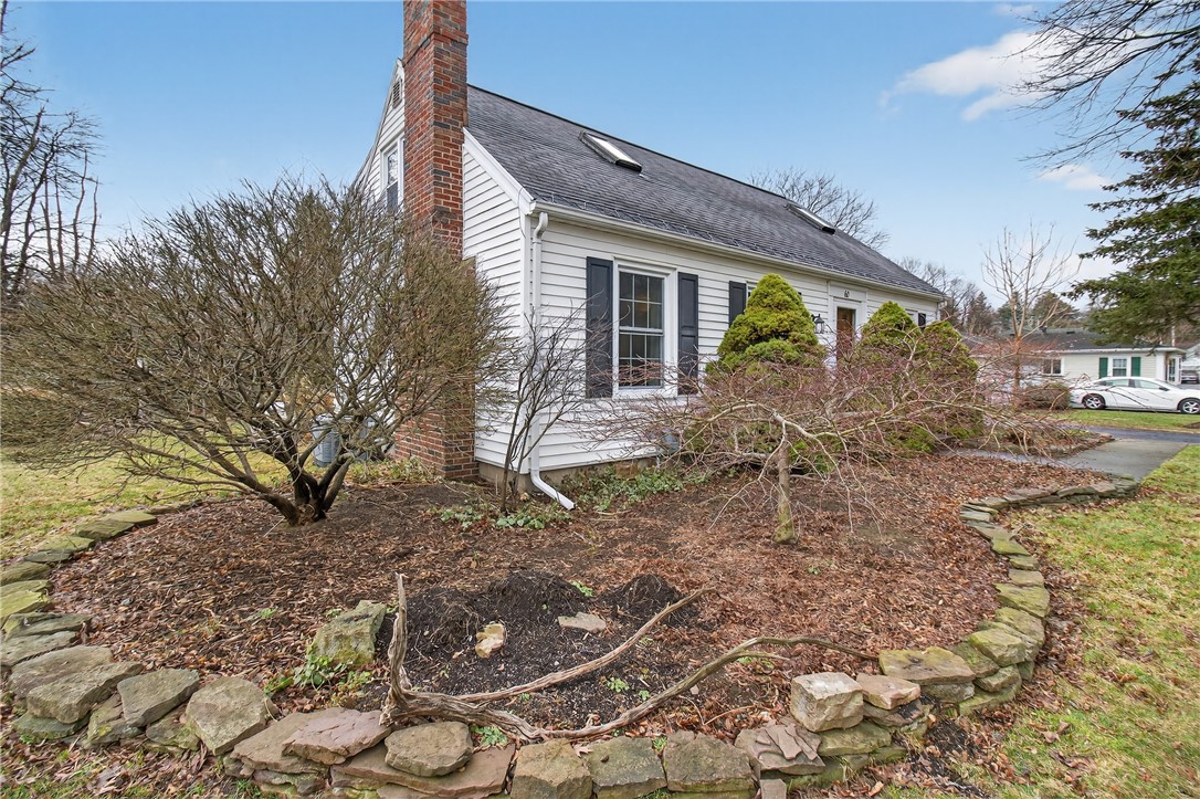 60 Hilltop Road Greece, NY 14616 - Photo 3 of 39 Pretty landscaping