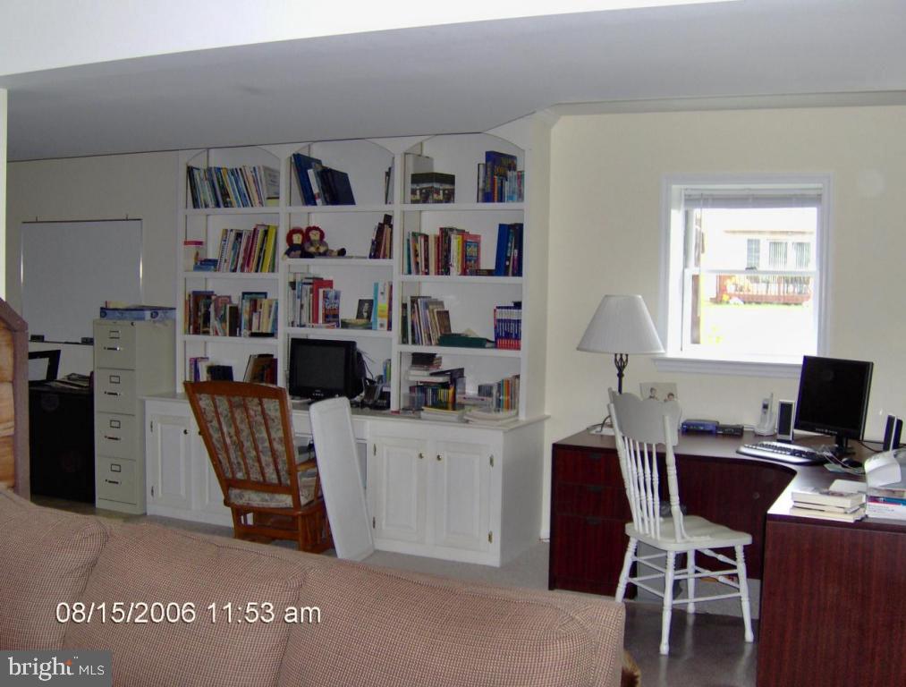 11 Village Drive Lititz, PA 17543 - Photo 4 of 10 Gallery Image 4