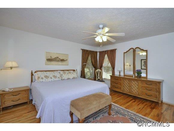 84 Allen Paul Road Hendersonville, NC 28791 - Photo 14 of 24 Gallery Image 14