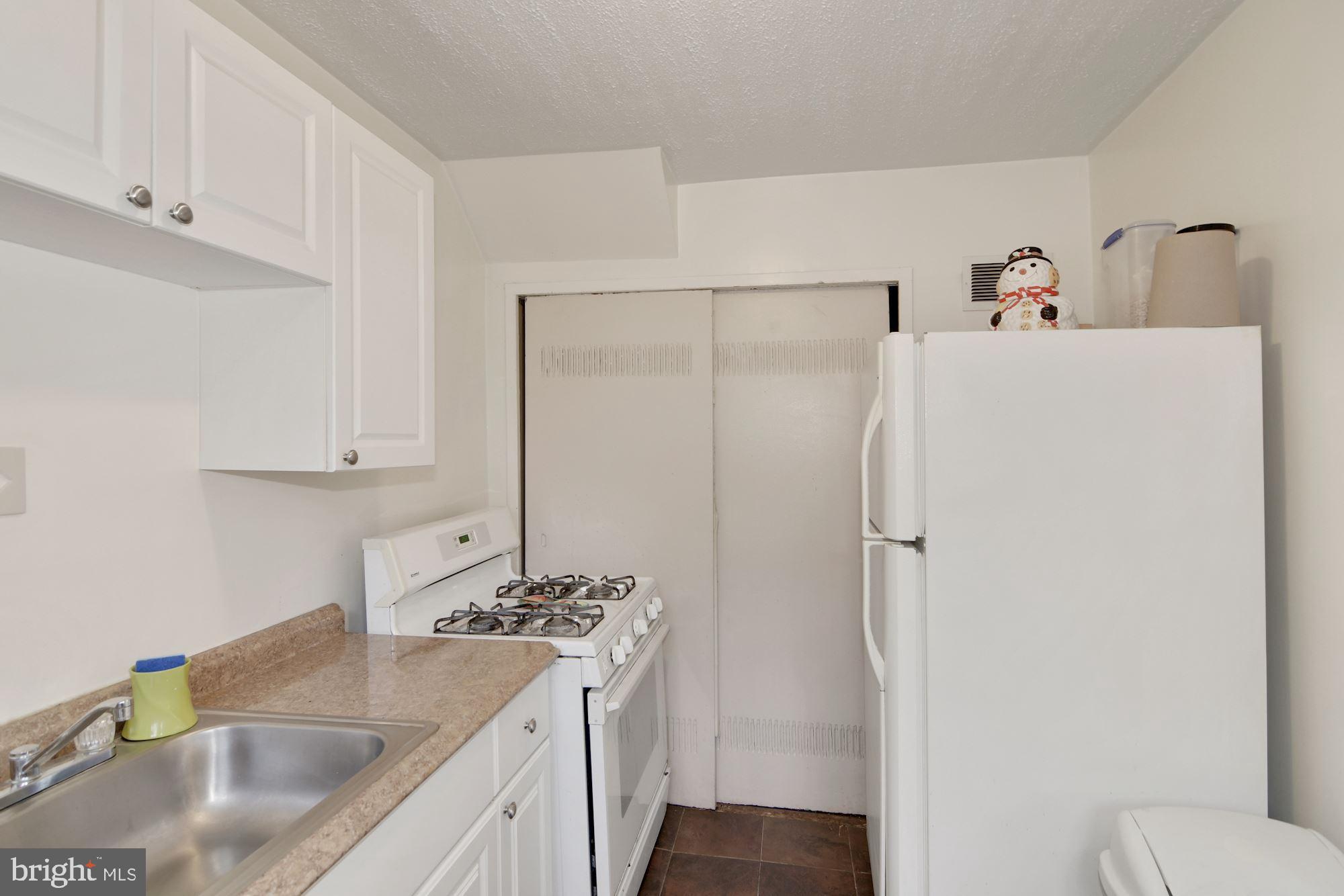 12120 Bluhill Road Silver Spring, MD 20902 - Photo 11 of 26