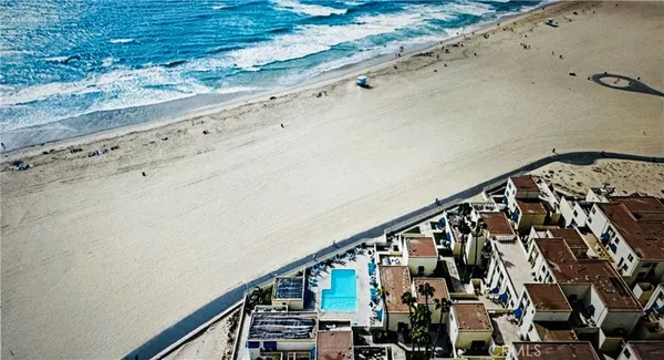 $8,500 | 711 Pacific Coast Highway, Unit 330, Huntington Beach, CA 92648