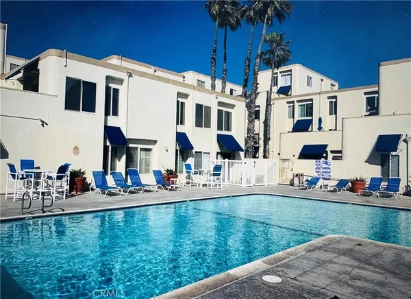$8,500 | 711 Pacific Coast Highway, Unit 330, Huntington Beach, CA 92648