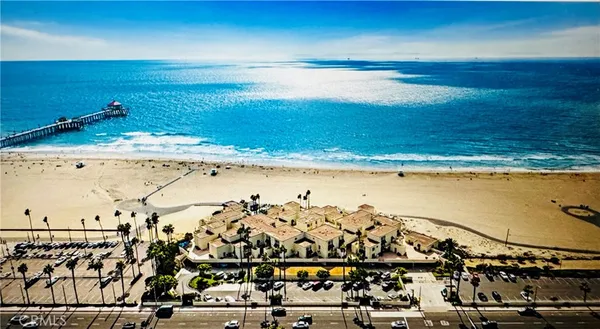 $8,500 | 711 Pacific Coast Highway, Unit 330, Huntington Beach, CA 92648