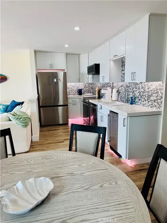$8,500 | 711 Pacific Coast Highway, Unit 330, Huntington Beach, CA 92648