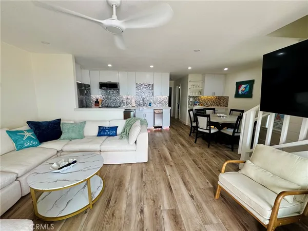 $8,500 | 711 Pacific Coast Highway, Unit 330, Huntington Beach, CA 92648