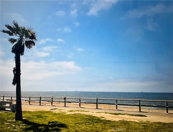 $8,500 | 711 Pacific Coast Highway, Unit 330, Huntington Beach, CA 92648
