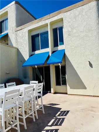 $8,500 | 711 Pacific Coast Highway, Unit 330, Huntington Beach, CA 92648