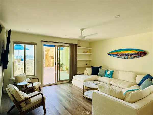 $8,500 | 711 Pacific Coast Highway, Unit 330, Huntington Beach, CA 92648