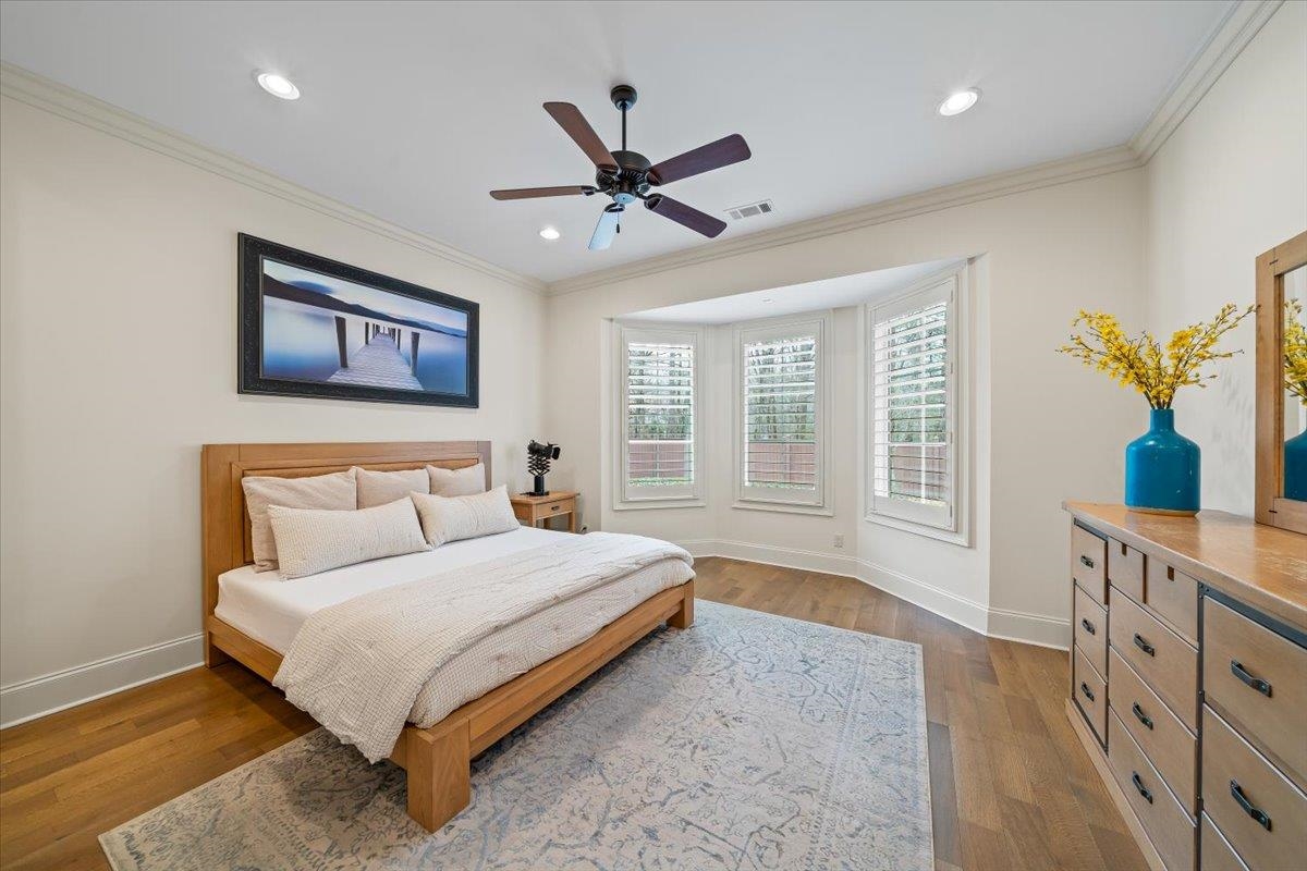 547 Lambs Brook Lane Collierville, TN 38017 - Photo 24 of 40 a bedroom with a large bed and a window