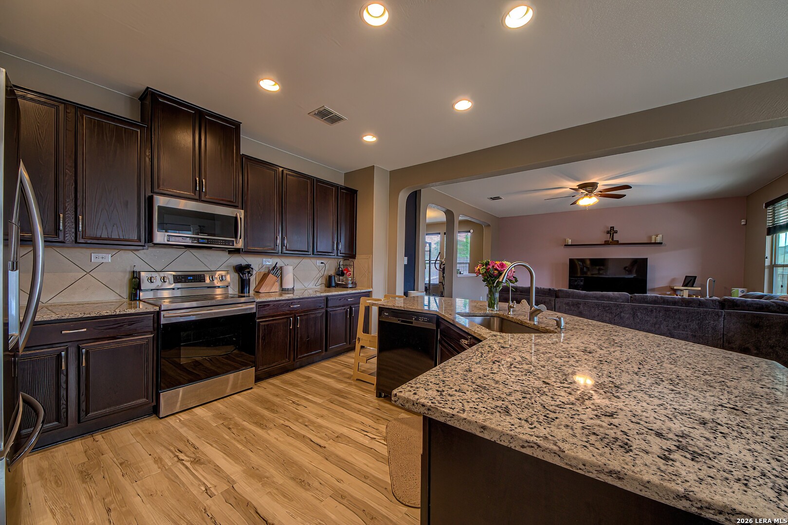 9750 Copperway Converse, TX 78109 - Photo 11 of 31