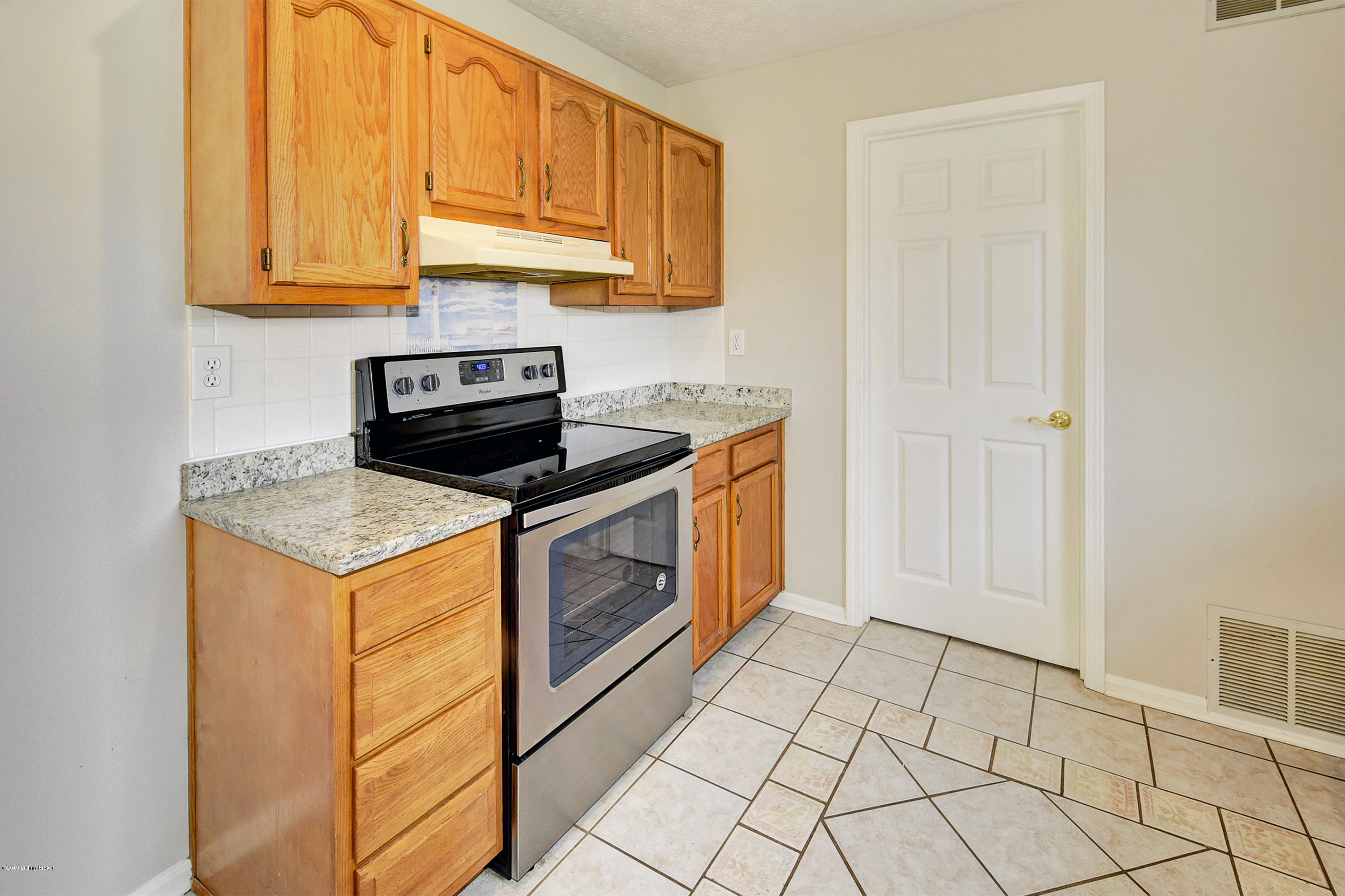 9809 Spring Pointe Court Louisville, KY 40229 - Photo 16 of 29 _DSC2871_3_4