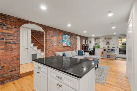 $995,000 | 11 Union Park, Unit 1, Boston, MA 02118