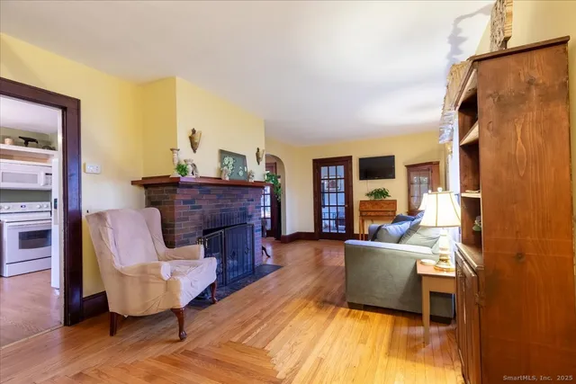 $250,000 | 5 Spier Avenue, Enfield, CT 06082