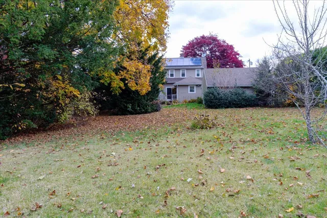 $250,000 | 5 Spier Avenue, Enfield, CT 06082
