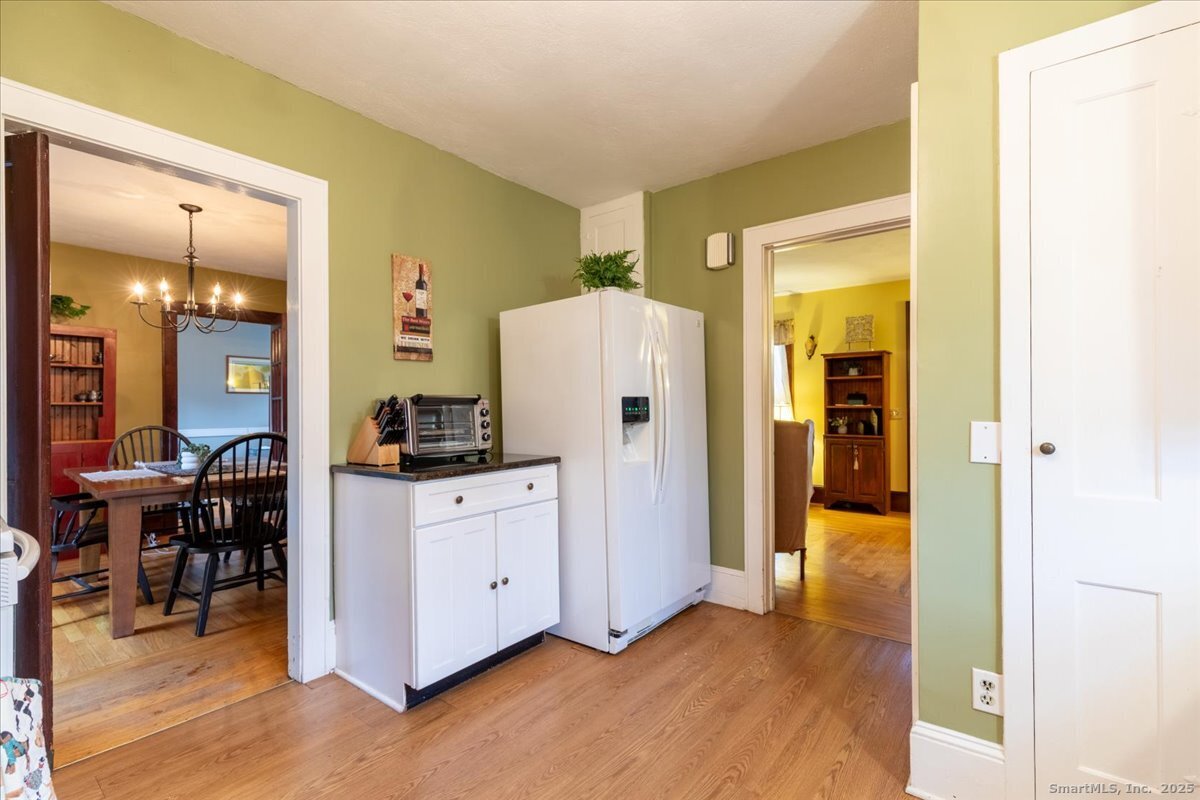 5 Spier Avenue Enfield, CT 06082 - Photo 6 of 29