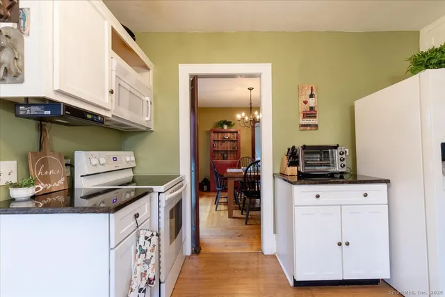 $250,000 | 5 Spier Avenue, Enfield, CT 06082