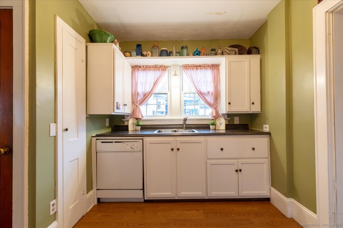 5 Spier Avenue Enfield, CT 06082 - Photo 8 of 29