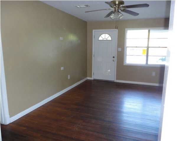 203 North Fox Hall Road Pearl, MS 39208 - Photo 3 of 8 Living Room
