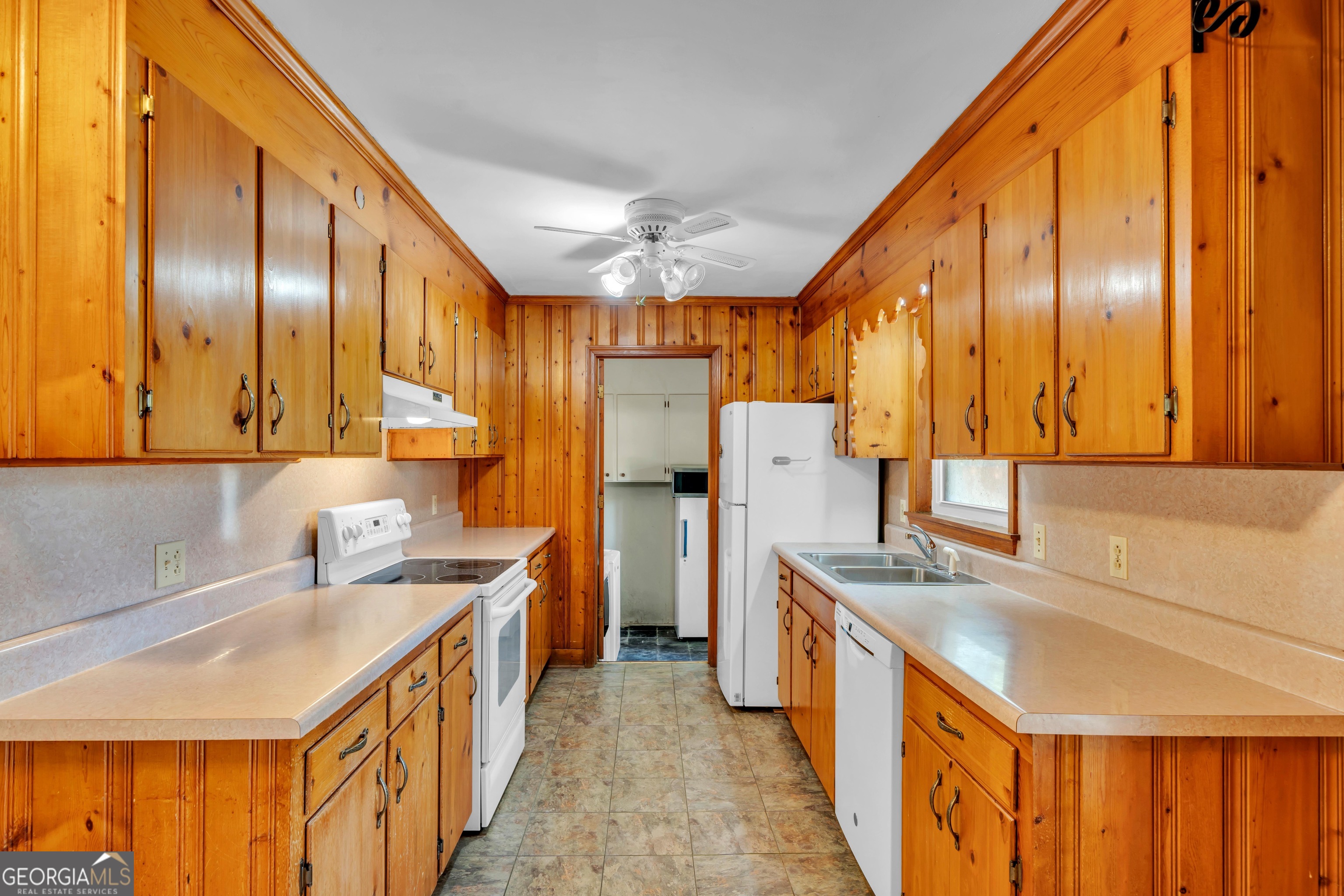 242 Lake Joy Road Perry, GA 31069 - Photo 13 of 74