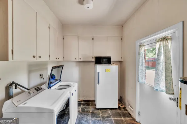 $299,999 | 242 Lake Joy Road, Perry, GA 31069